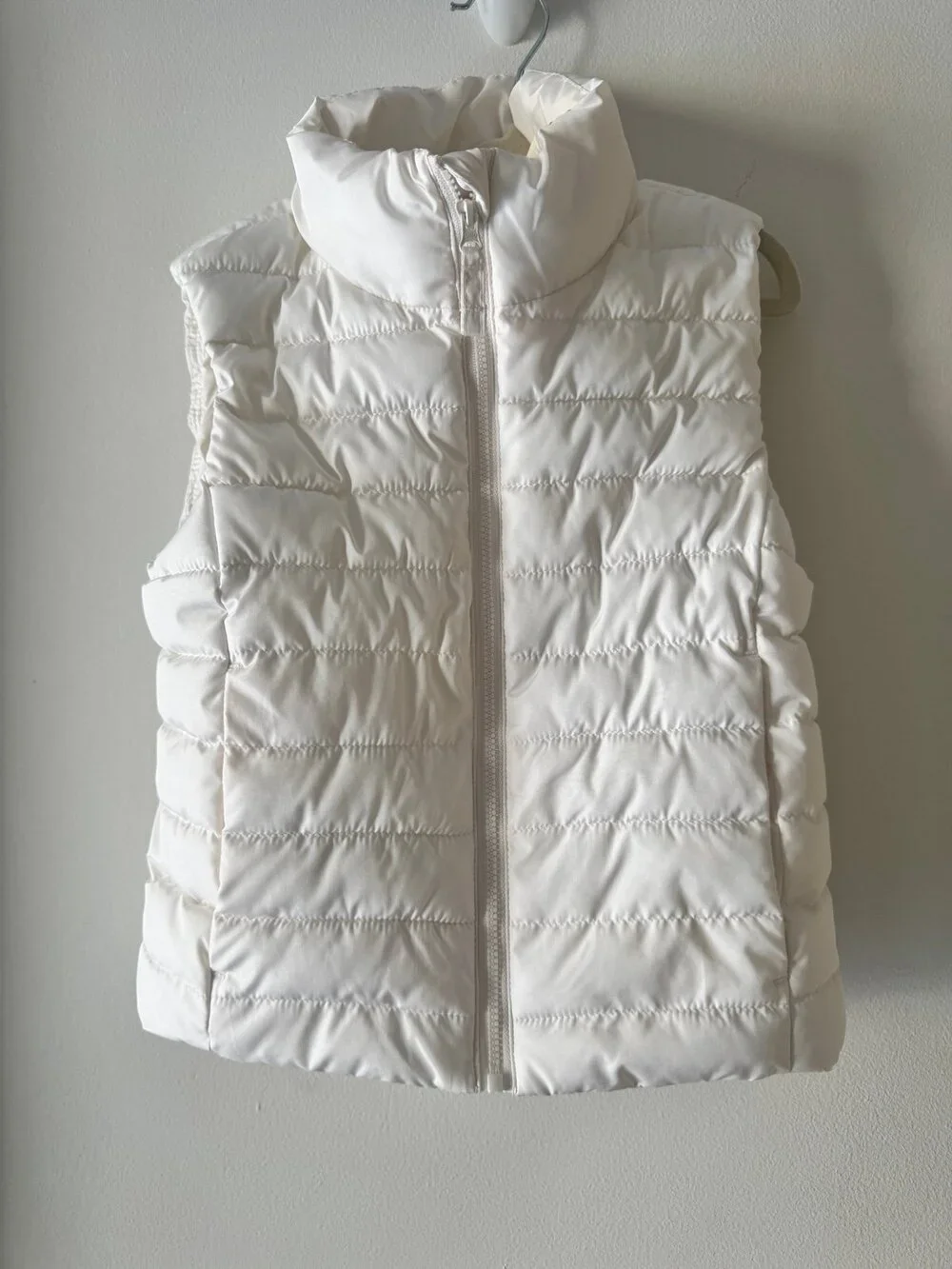 Old Navy girls puffer vest - size S